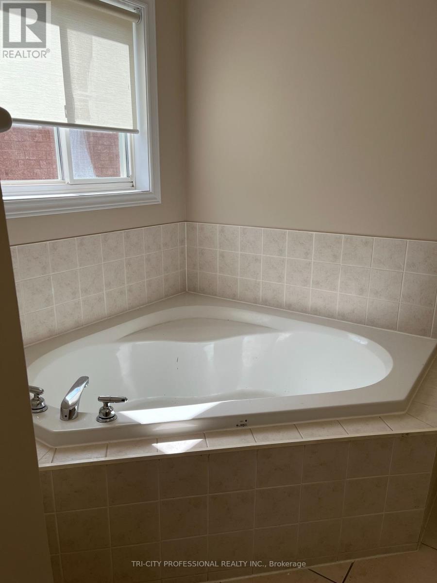 78 Ashdale Road, Brampton, Ontario  L6Y 5N1 - Photo 14 - W12447981