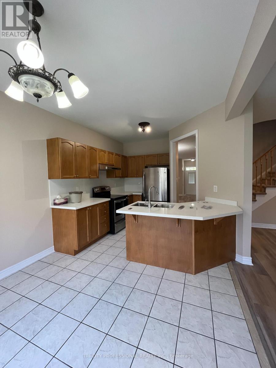 78 Ashdale Road, Brampton, Ontario  L6Y 5N1 - Photo 8 - W12447981