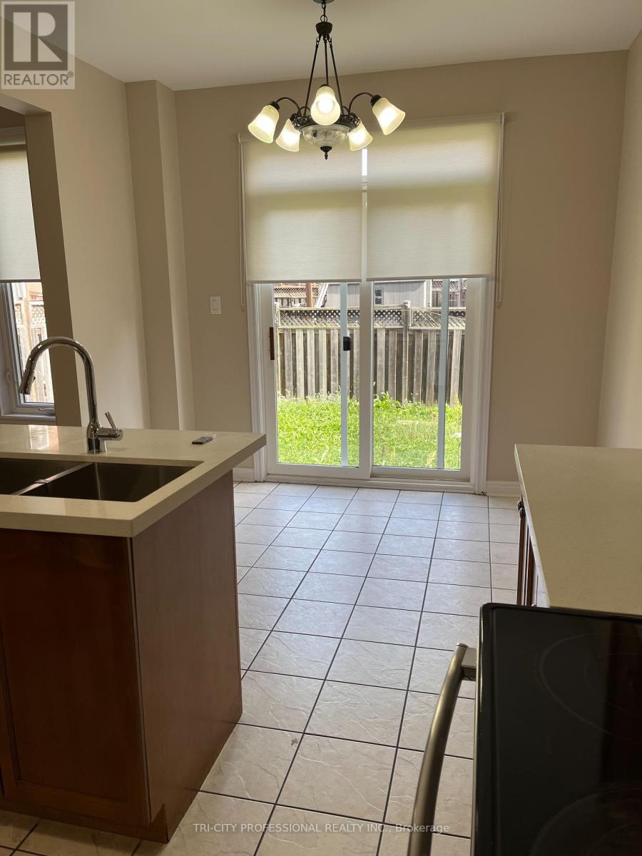 78 Ashdale Road, Brampton, Ontario  L6Y 5N1 - Photo 9 - W12447981