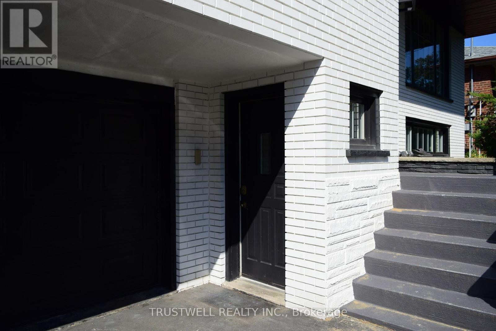 1633 SUNNYCOVE DRIVE, Mississauga, Ontario