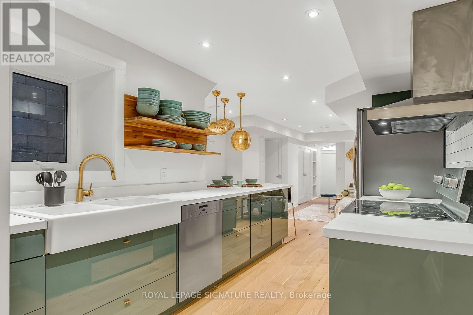 Lower - 58 Fern Avenue, Toronto, Ontario  M6R 1K1 - Photo 3 - W12448028