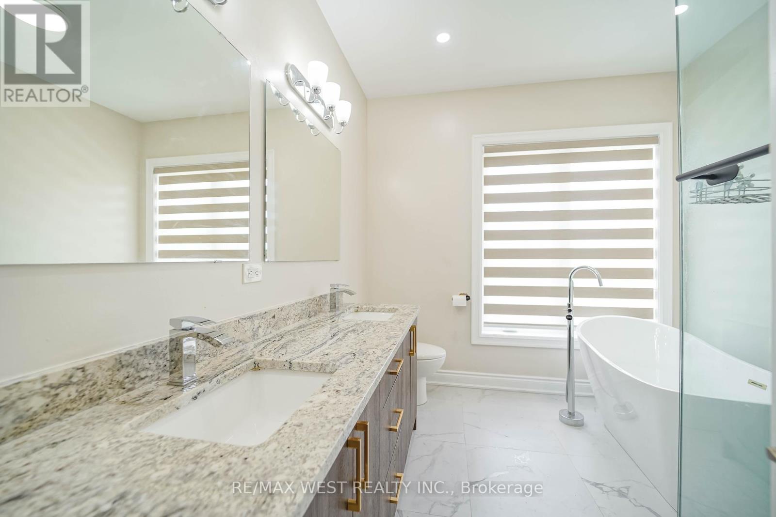 106 Celestine Drive, Toronto (Willowridge-Martingrove-Richview), Ontario  M9R 3N9 - Photo 5 - W12448030