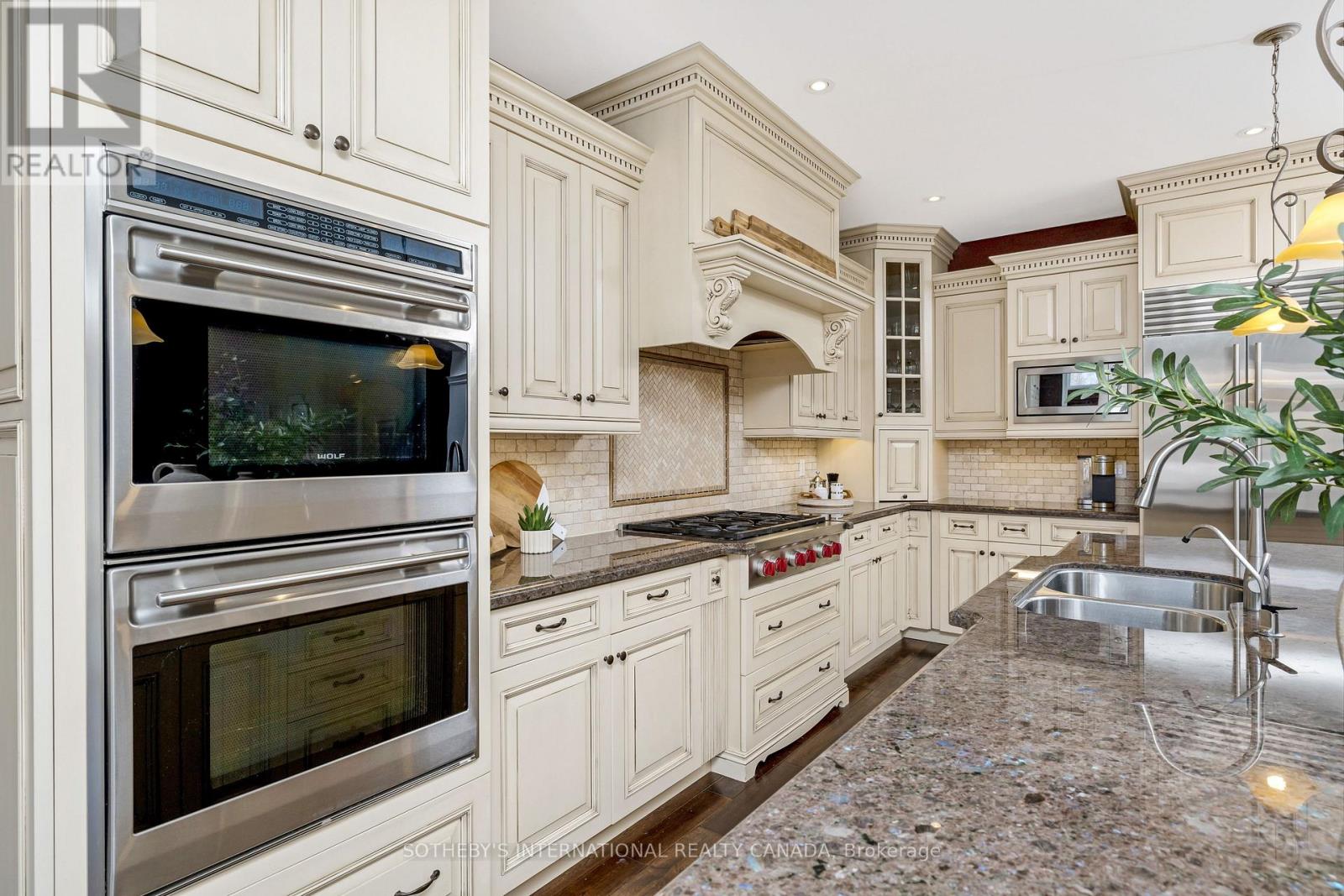 11375 Taylor Court, Milton (Brookville/haltonville), Ontario  L0P 1B0 - Photo 19 - W12448033