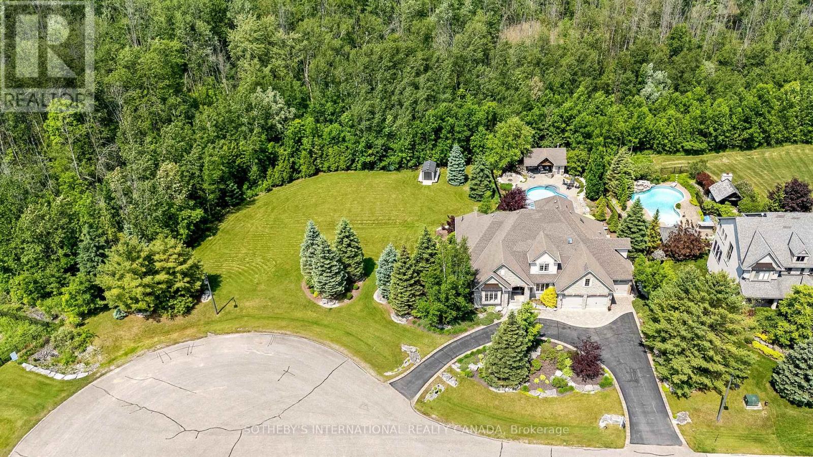11375 Taylor Court, Milton (Brookville/haltonville), Ontario  L0P 1B0 - Photo 2 - W12448033