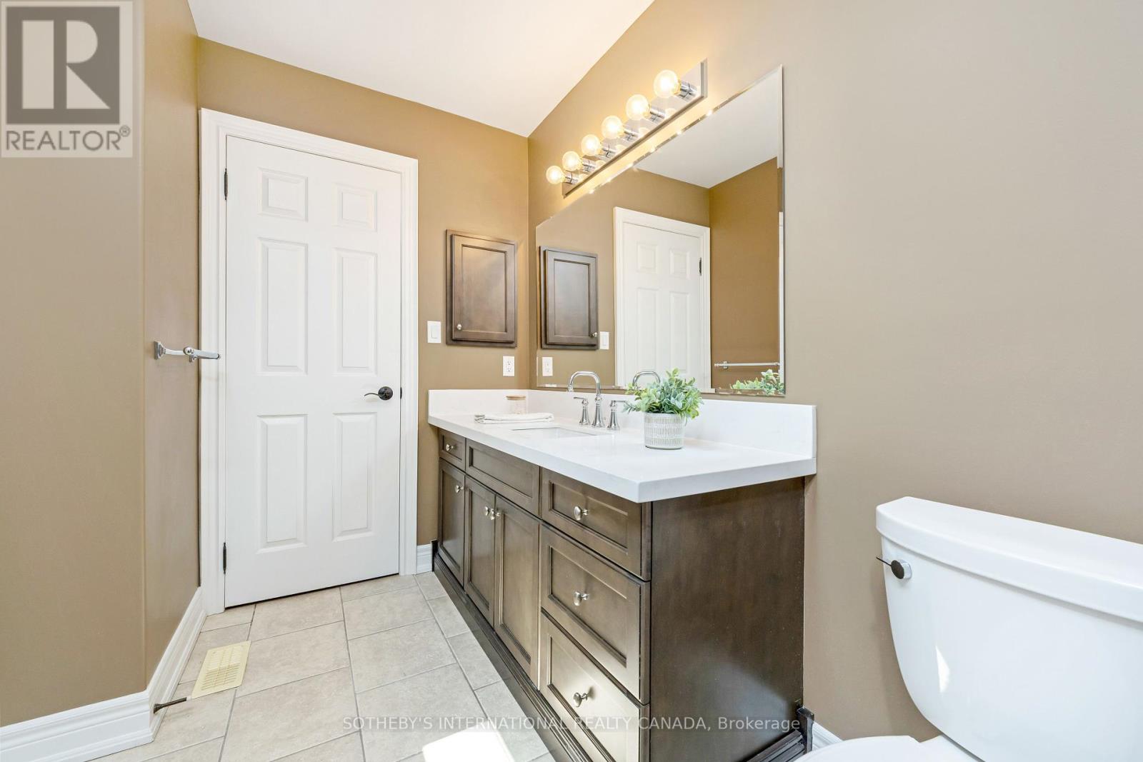 11375 Taylor Court, Milton (Brookville/haltonville), Ontario  L0P 1B0 - Photo 36 - W12448033