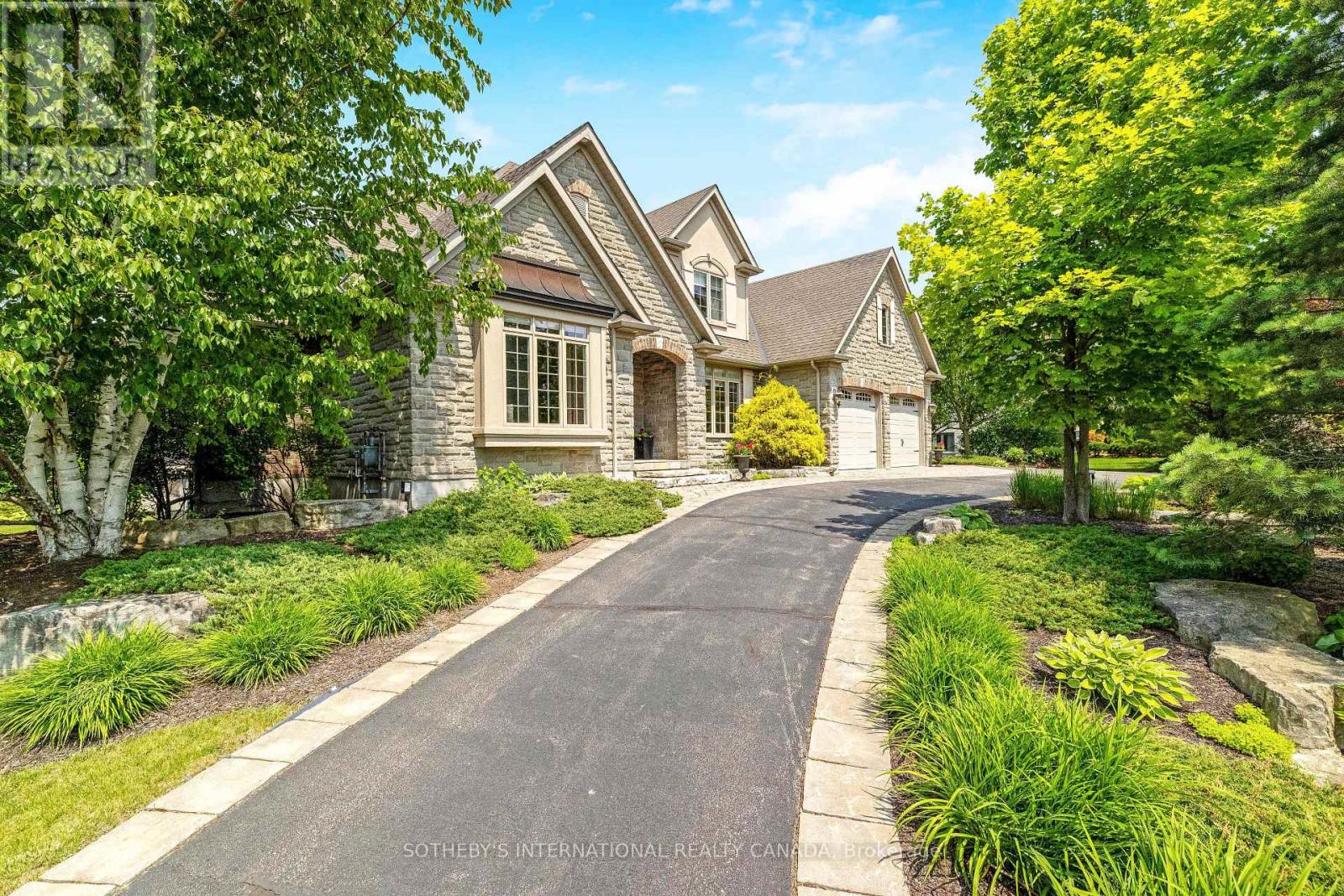 11375 Taylor Court, Milton (Brookville/haltonville), Ontario  L0P 1B0 - Photo 5 - W12448033