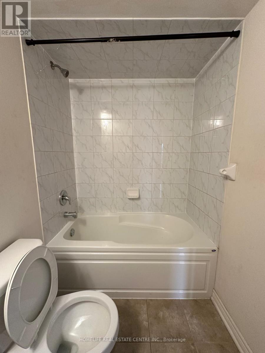 139 Inspire Boulevard, Brampton (Sandringham-Wellington North), Ontario  L6R 3X9 - Photo 34 - W12448036