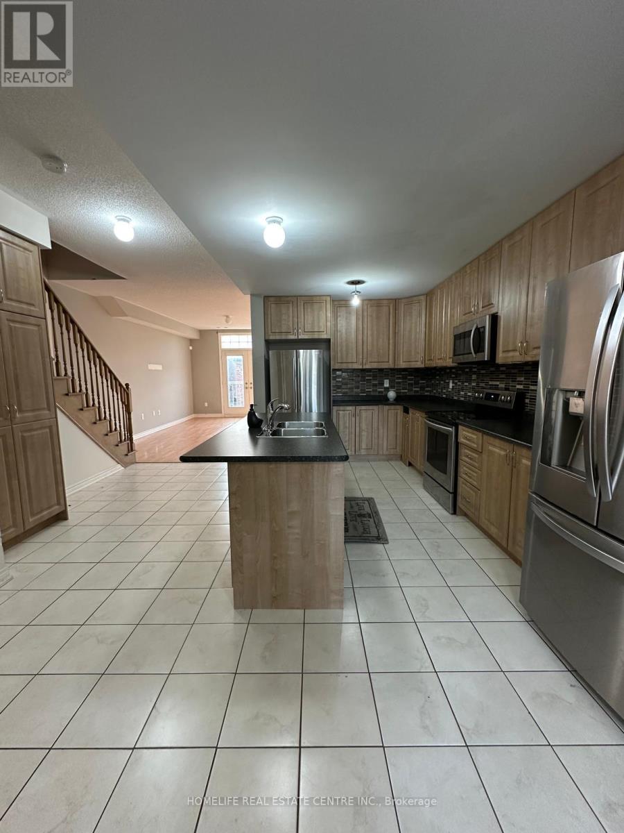 139 Inspire Boulevard, Brampton (Sandringham-Wellington North), Ontario  L6R 3X9 - Photo 8 - W12448036