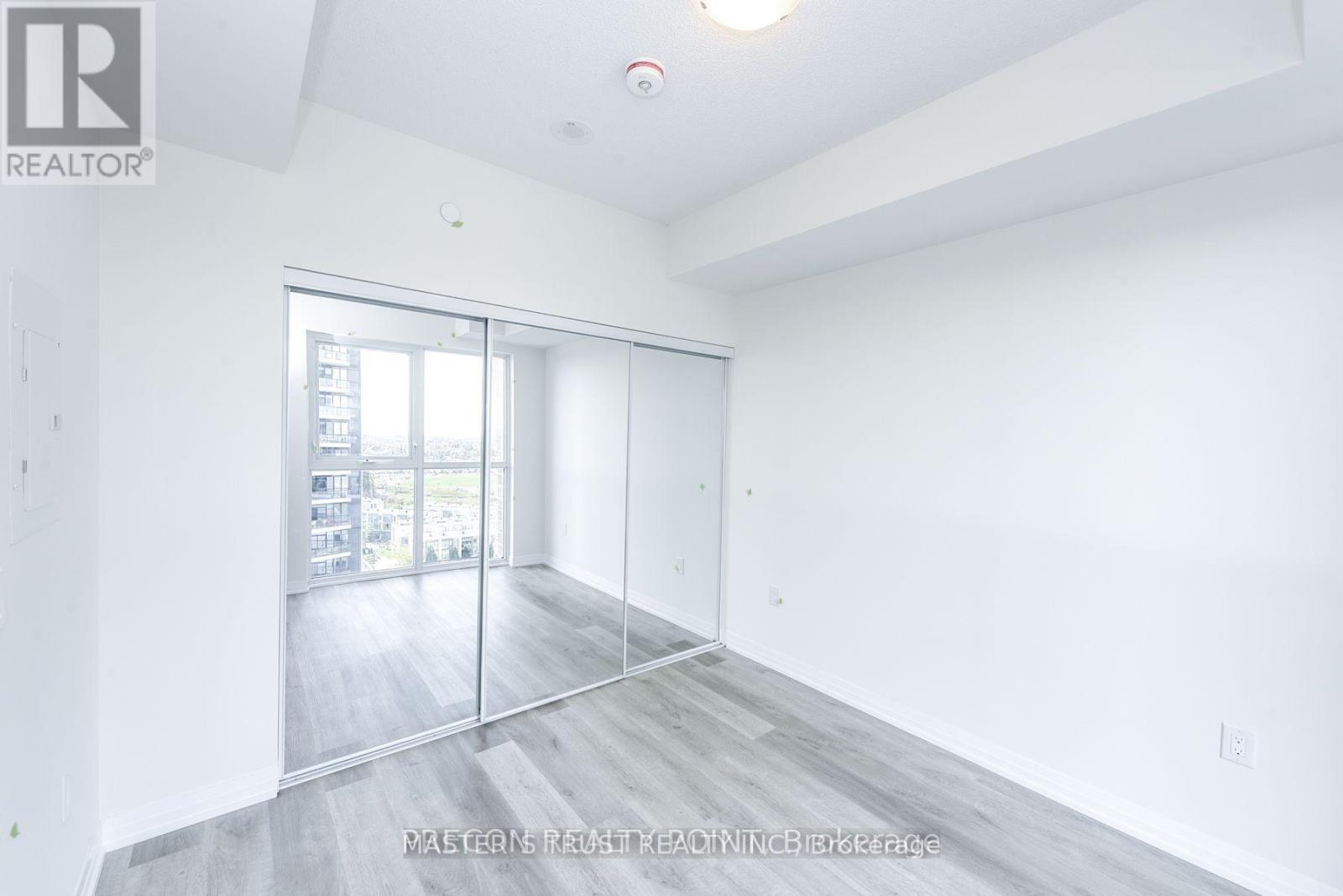 1305 - 15 Watergarden Drive, Mississauga, Ontario  L5R 1B2 - Photo 11 - W12448042