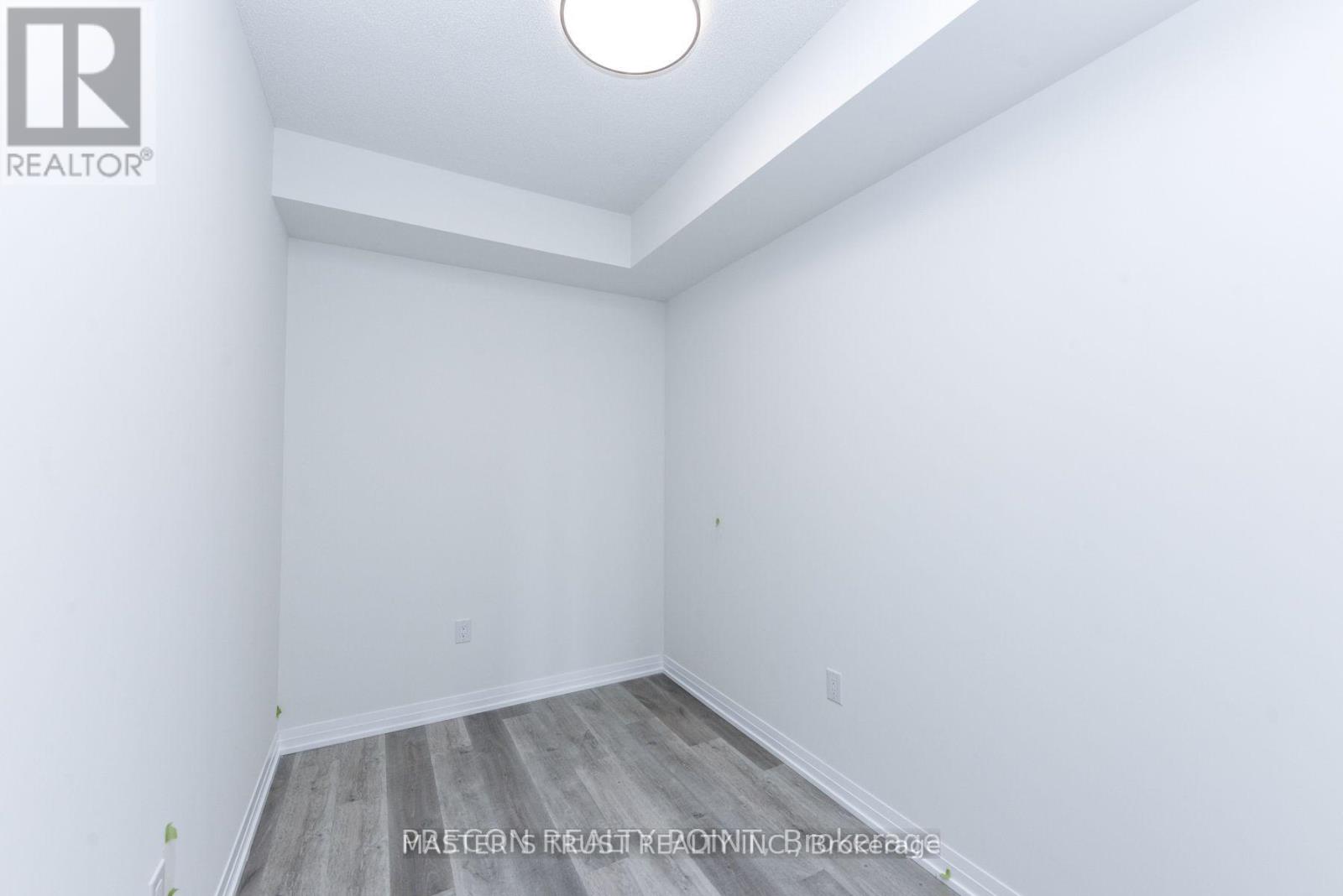 1305 - 15 Watergarden Drive, Mississauga, Ontario  L5R 1B2 - Photo 16 - W12448042