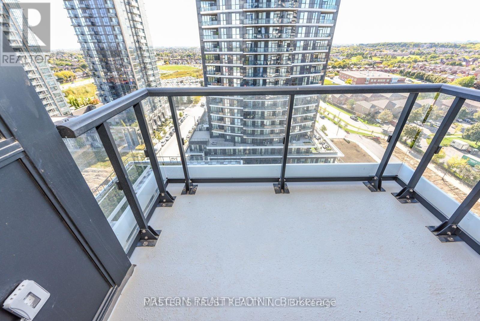 1305 - 15 Watergarden Drive, Mississauga, Ontario  L5R 1B2 - Photo 18 - W12448042