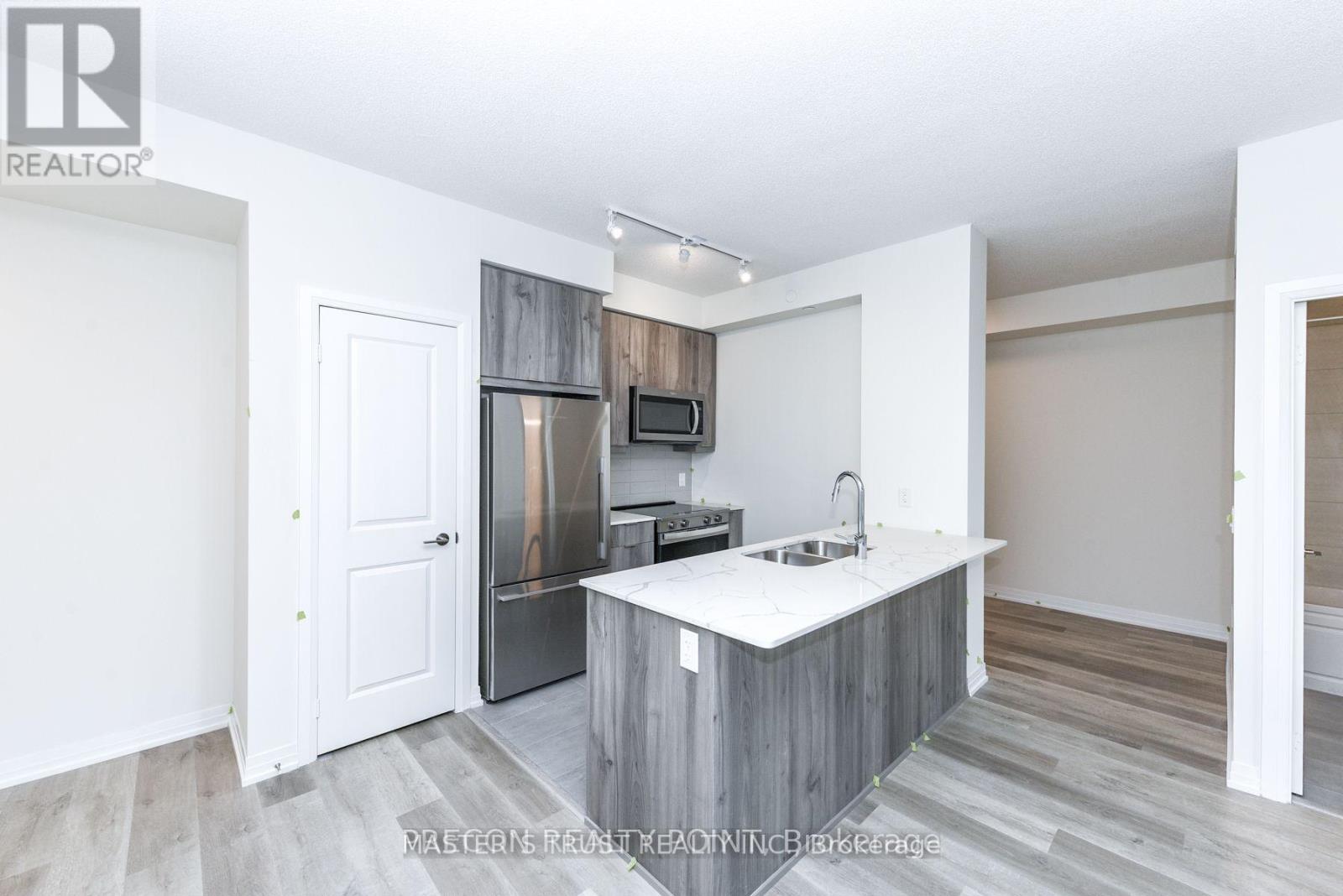 1305 - 15 Watergarden Drive, Mississauga, Ontario  L5R 1B2 - Photo 6 - W12448042