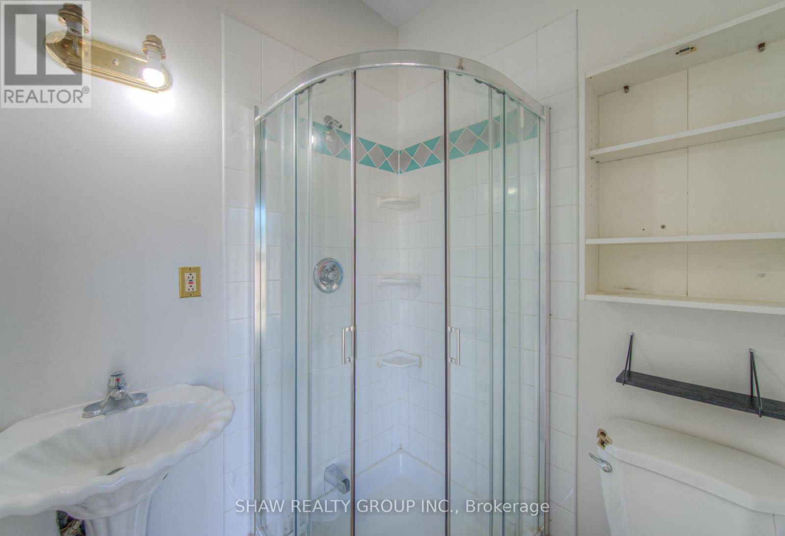 69 Bismark Drive, Cambridge, Ontario  N1S 4E7 - Photo 21 - X12447995