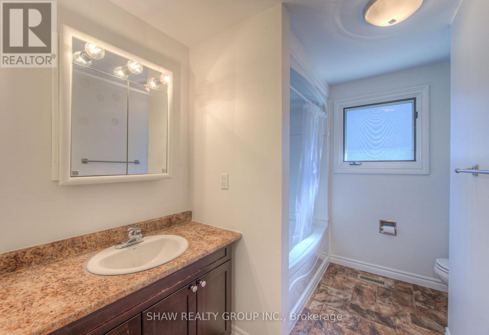 69 Bismark Drive, Cambridge, Ontario  N1S 4E7 - Photo 24 - X12447995