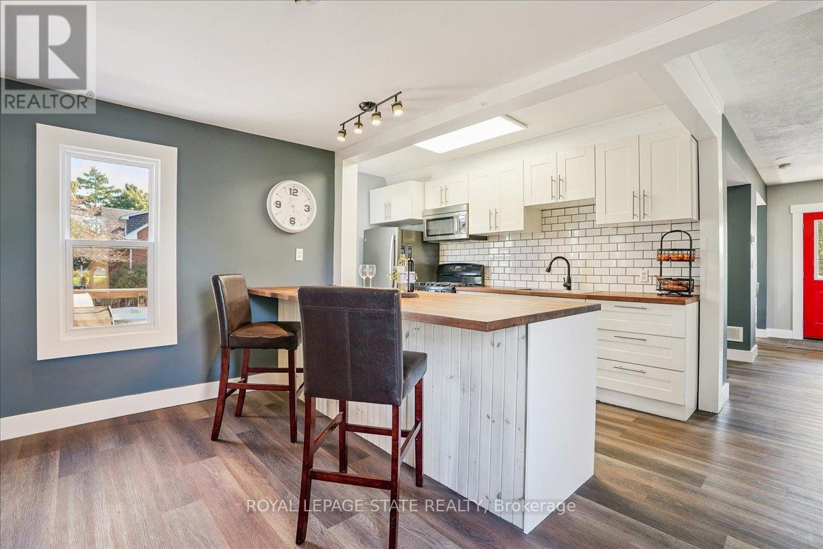 15 Main Avenue E, Haldimand, Ontario  N0A 1G0 - Photo 3 - X12448015