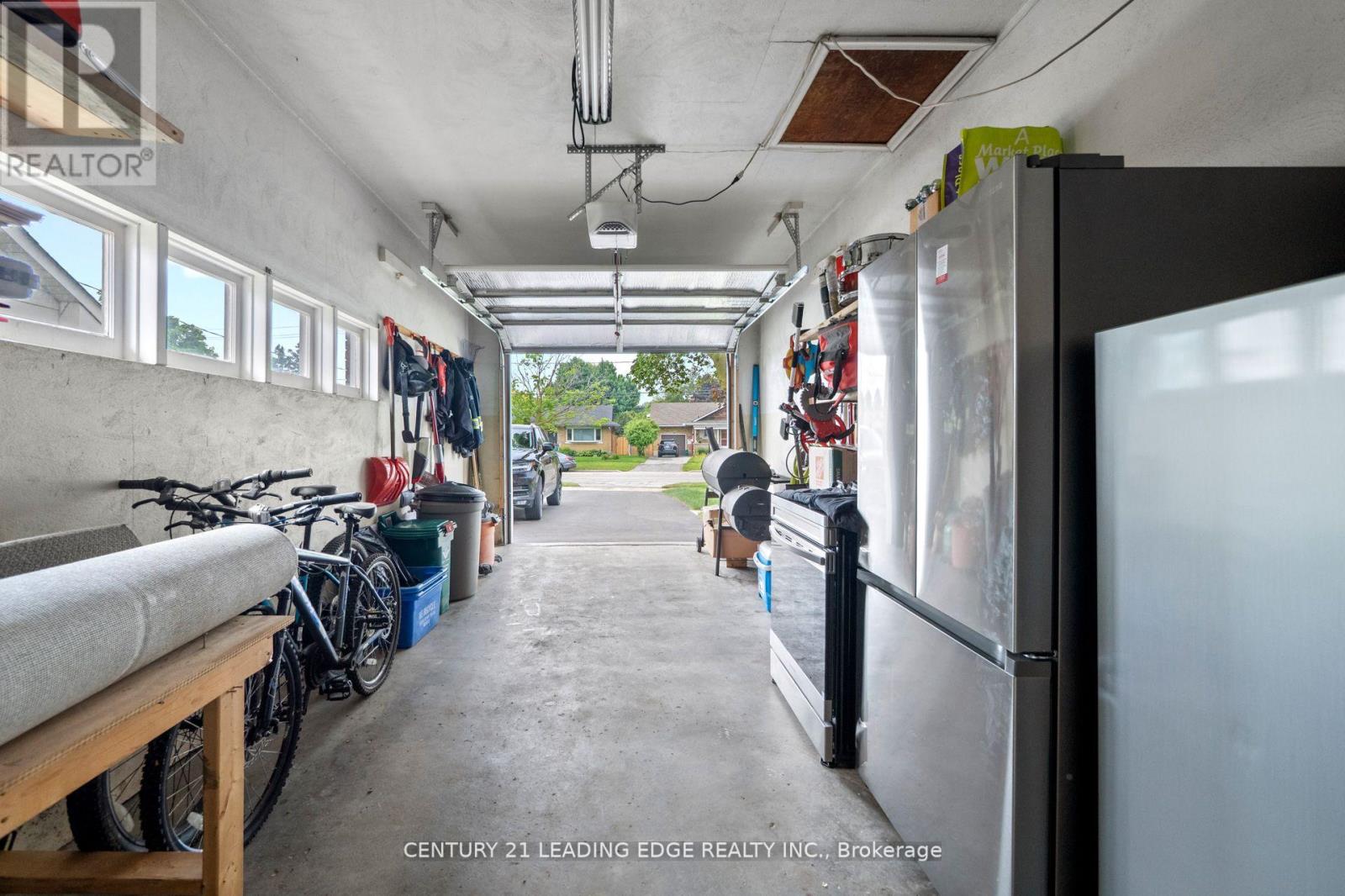427 Krug Street, Kitchener, Ontario  N2B 1K9 - Photo 46 - X12448037