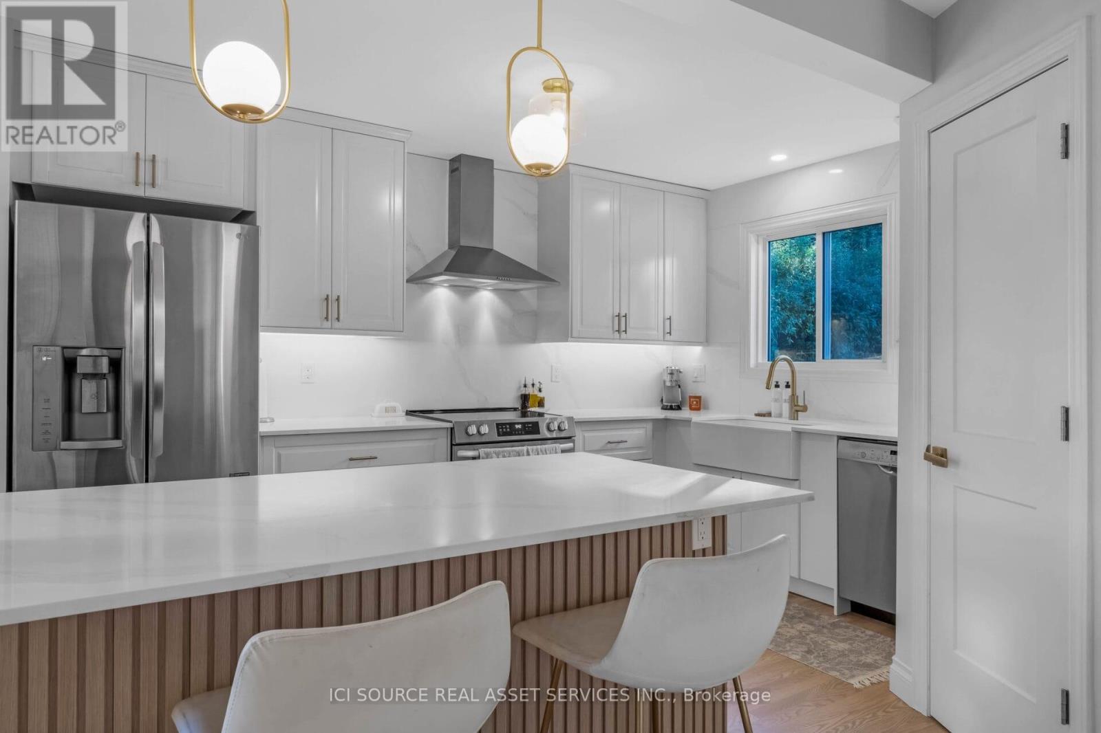 2958 Southmore Drive E, Ottawa, Ontario  K1V 6Z3 - Photo 10 - X12448068