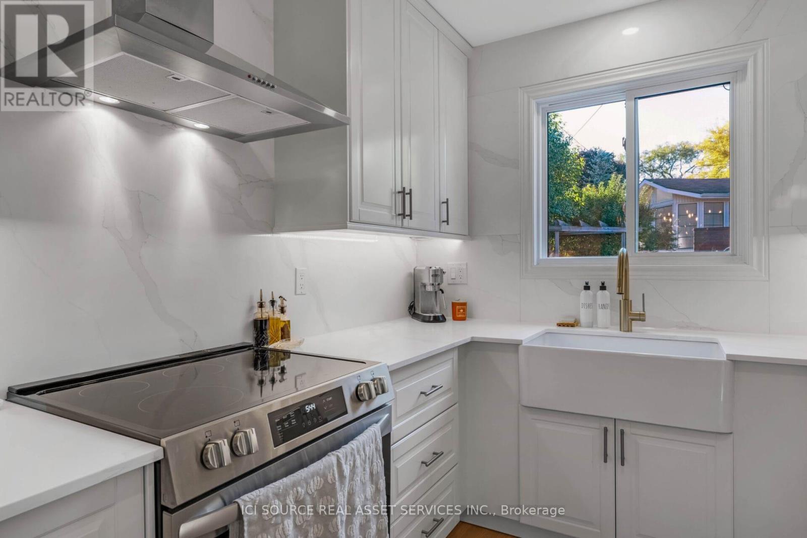 2958 Southmore Drive E, Ottawa, Ontario  K1V 6Z3 - Photo 12 - X12448068