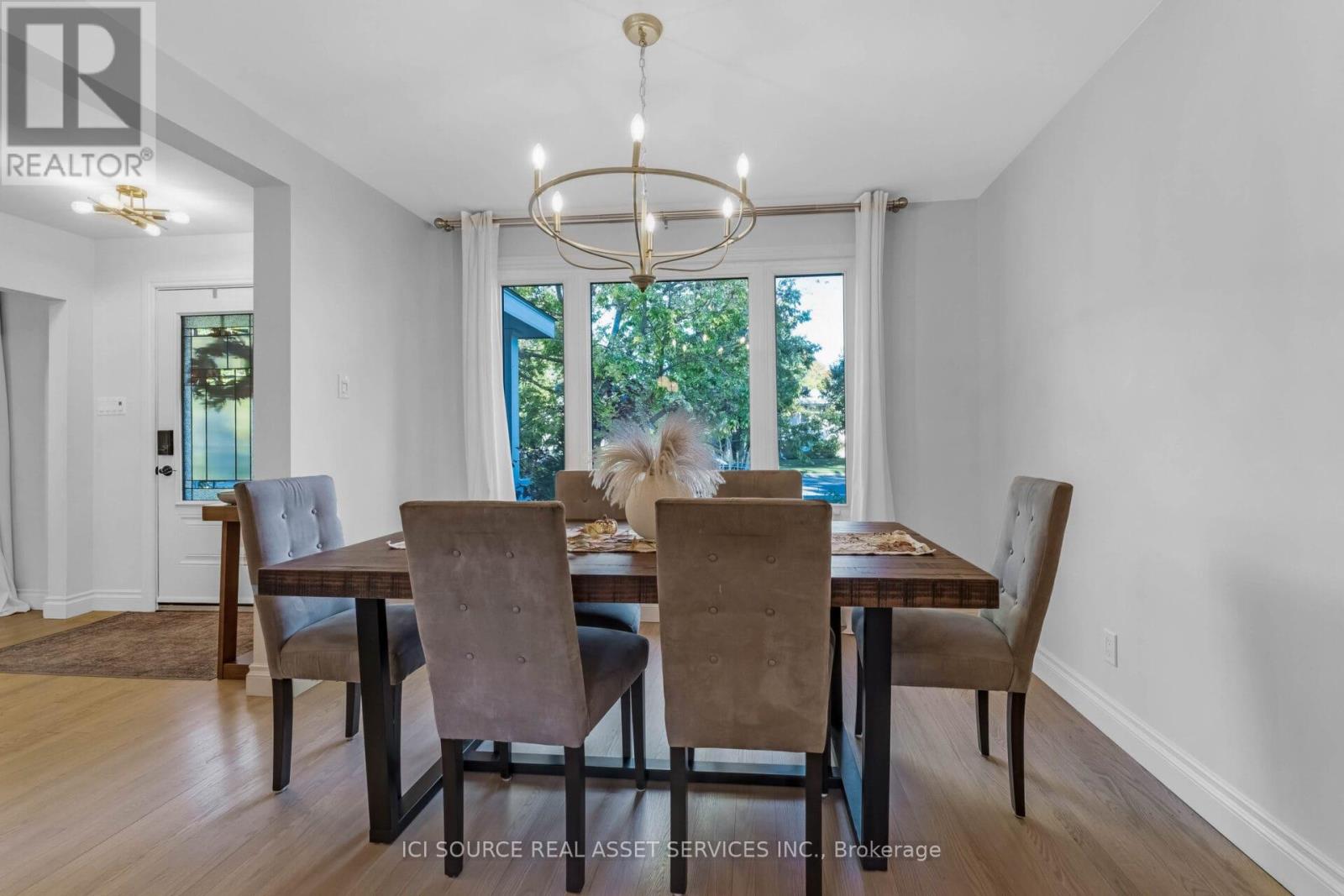 2958 Southmore Drive E, Ottawa, Ontario  K1V 6Z3 - Photo 3 - X12448068