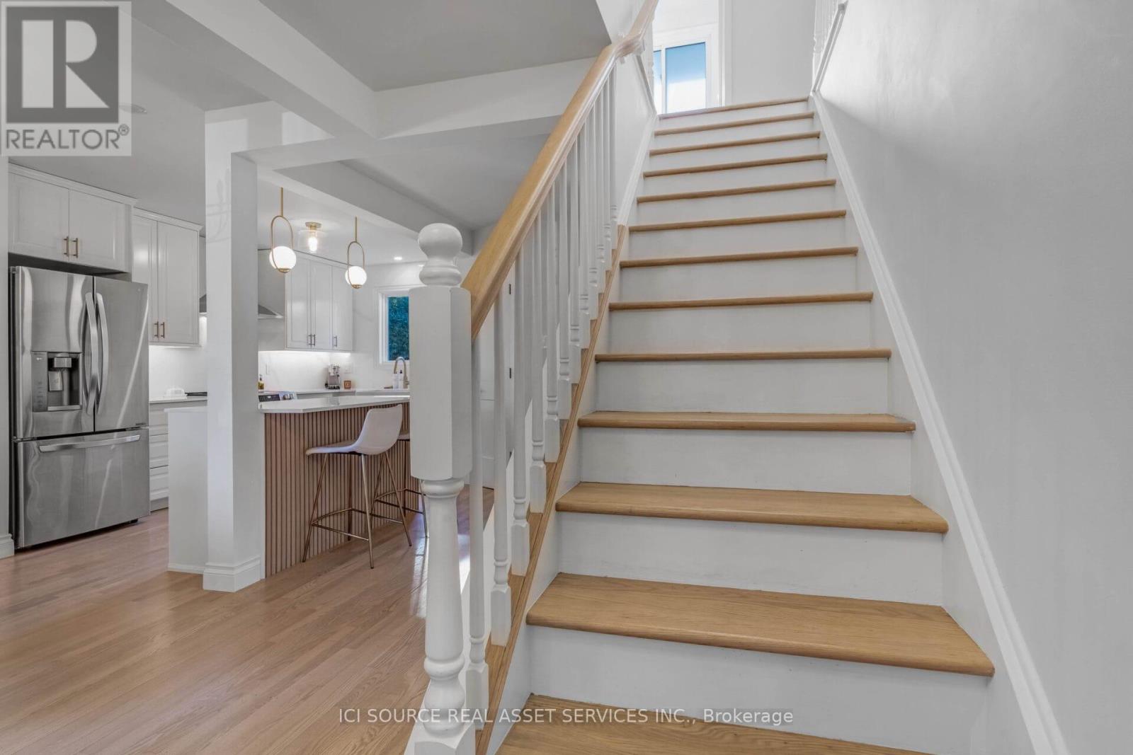 2958 Southmore Drive E, Ottawa, Ontario  K1V 6Z3 - Photo 6 - X12448068