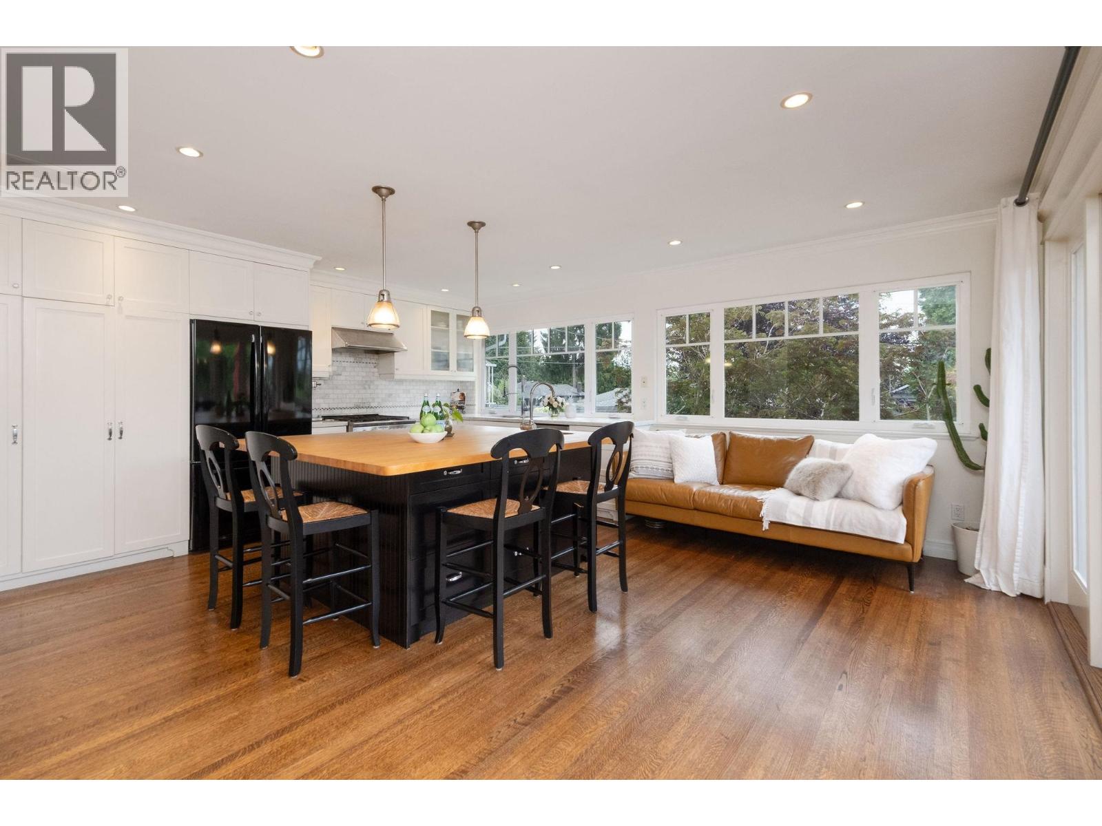 445 W 26th Street, North Vancouver, British Columbia  V7N 2G9 - Photo 11 - R3055844