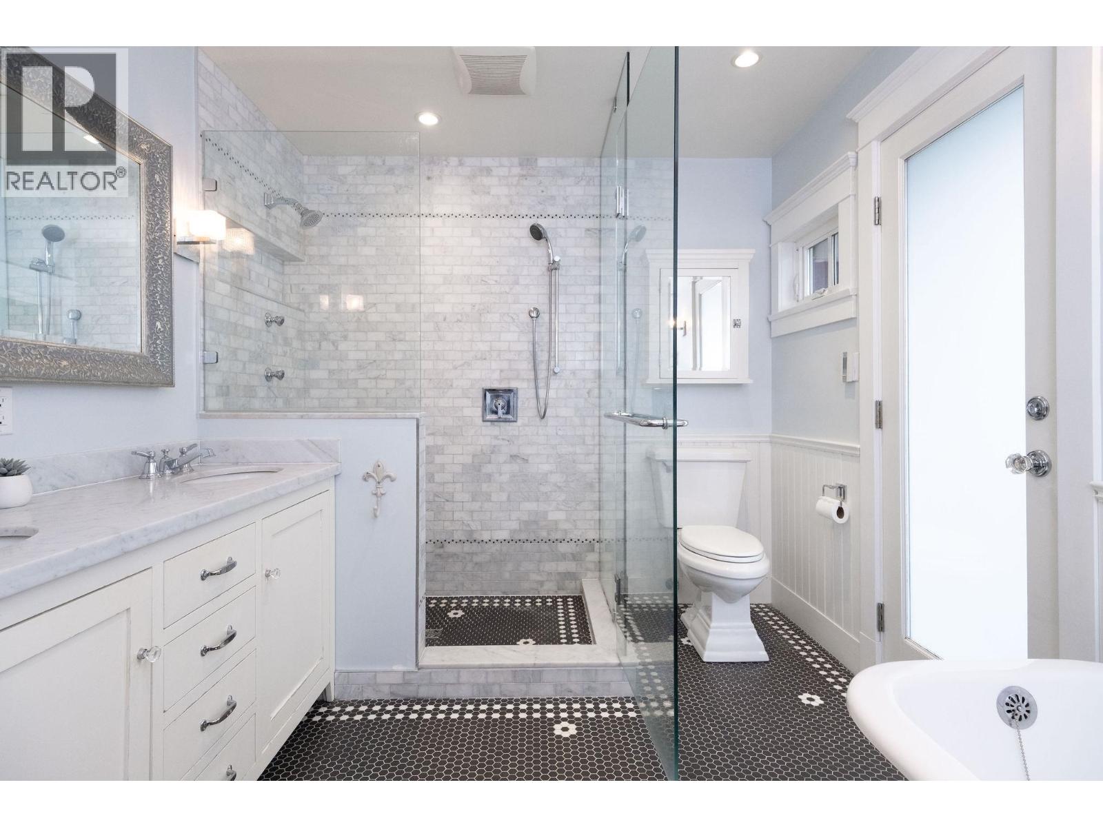 445 W 26th Street, North Vancouver, British Columbia  V7N 2G9 - Photo 21 - R3055844
