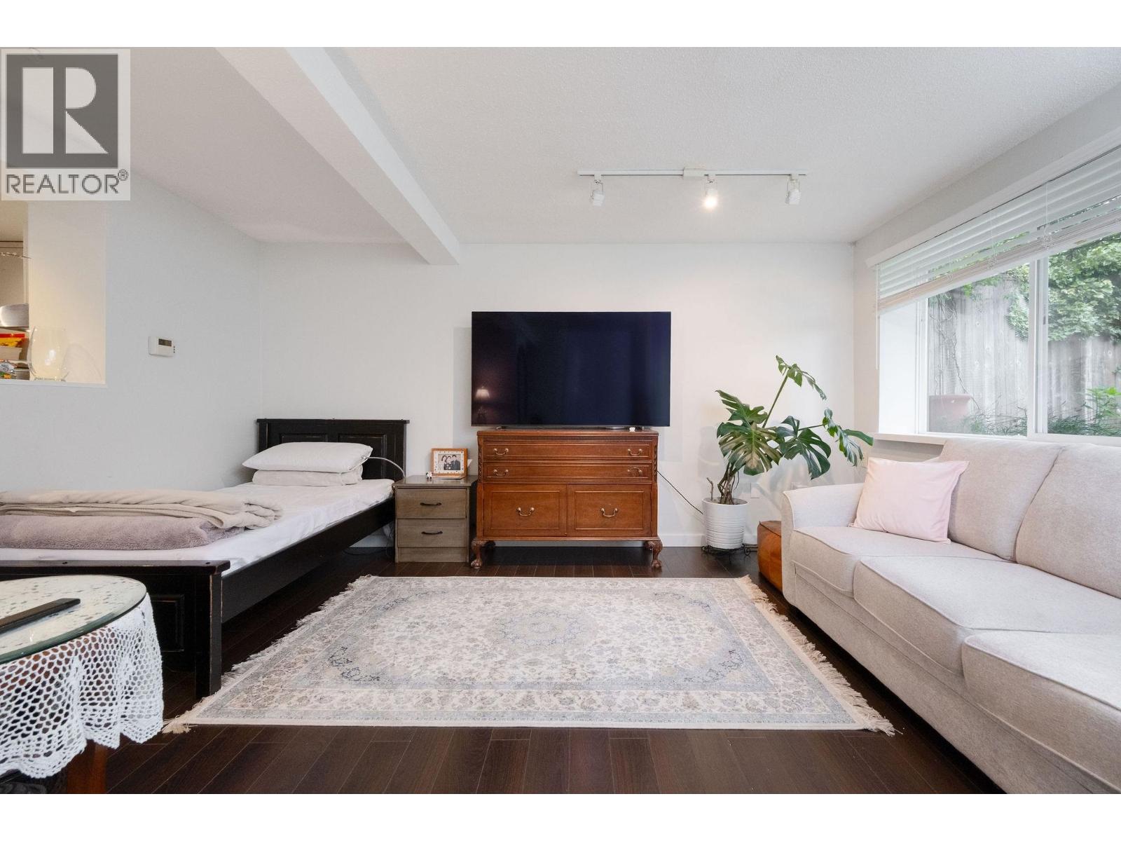 445 W 26th Street, North Vancouver, British Columbia  V7N 2G9 - Photo 27 - R3055844