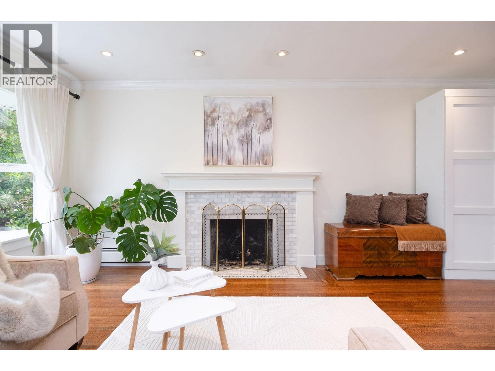 445 W 26th Street, North Vancouver, British Columbia  V7N 2G9 - Photo 3 - R3055844