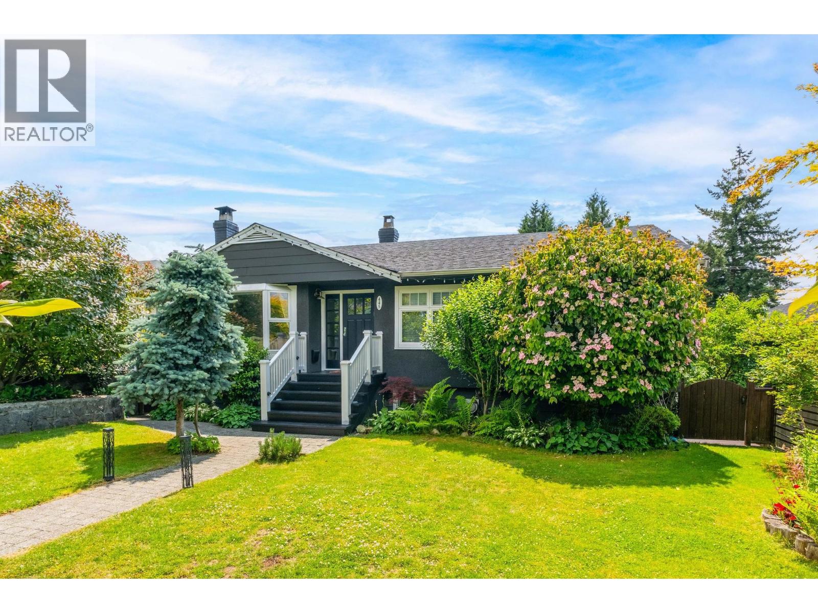 445 W 26th Street, North Vancouver, British Columbia  V7N 2G9 - Photo 37 - R3055844