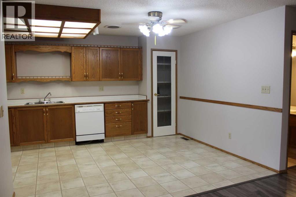 202 Ebert Close, Red Deer, Alberta  T4R 2C5 - Photo 3 - A2255992