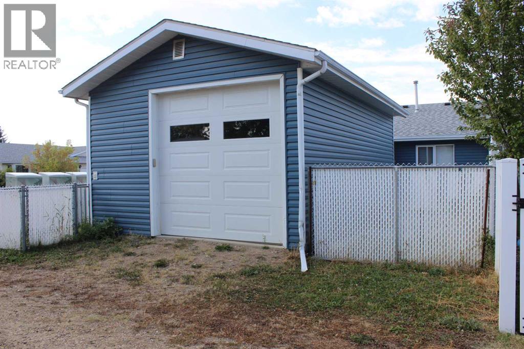 202 Ebert Close, Red Deer, Alberta  T4R 2C5 - Photo 2 - A2255992