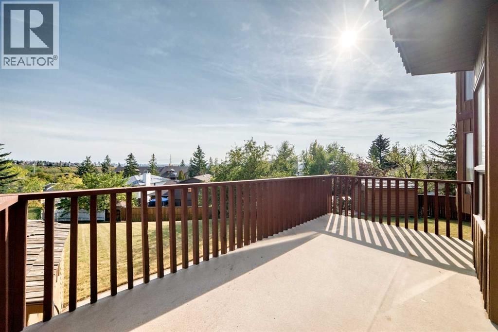 16 Edgeland Bay Nw, Calgary, Alberta  T3A 2Y7 - Photo 5 - A2260663