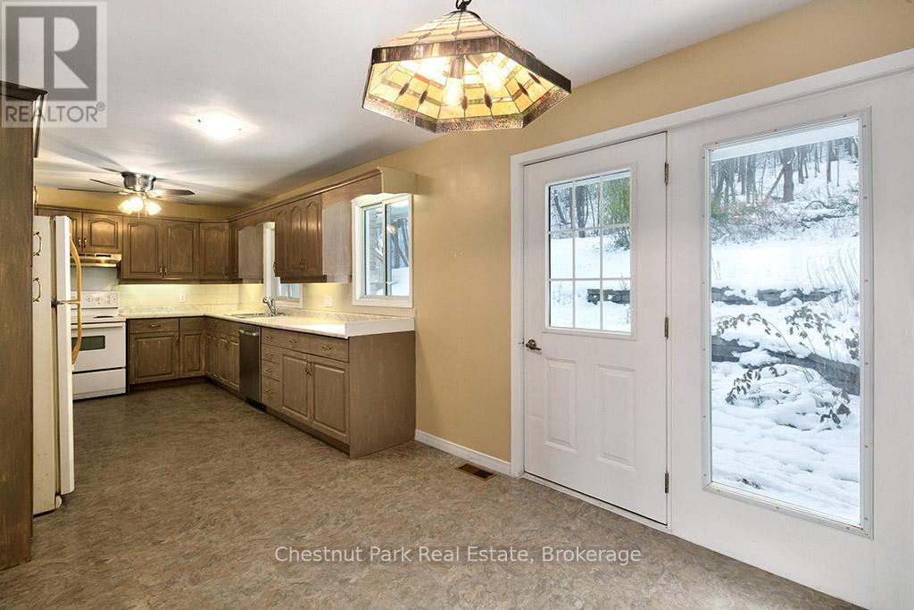 207070 Highway 26, Meaford, Ontario  N4L 1W7 - Photo 5 - X12448092