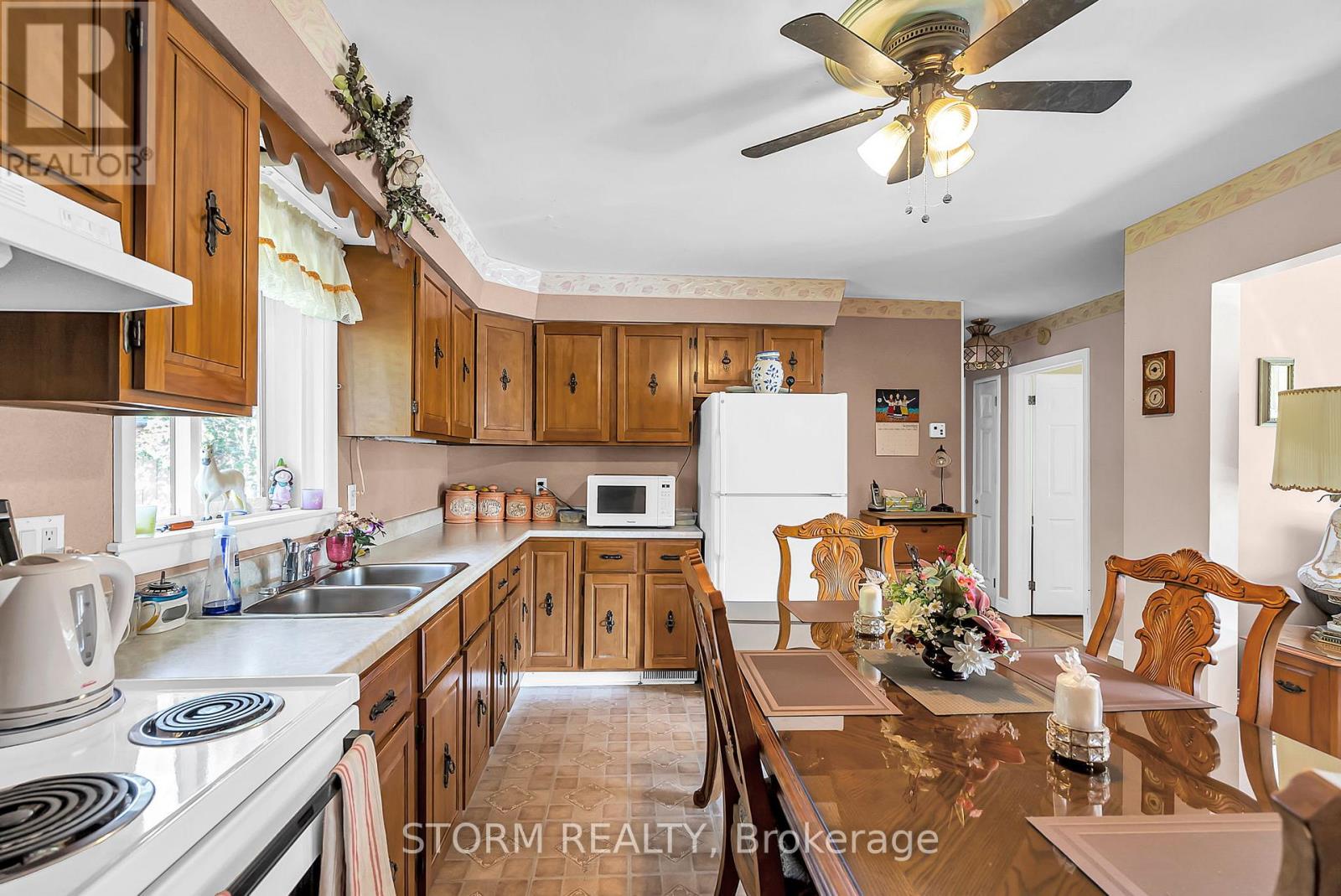 1342 Newark Avenue, Cornwall, Ontario  K6J 4X2 - Photo 12 - X12448107