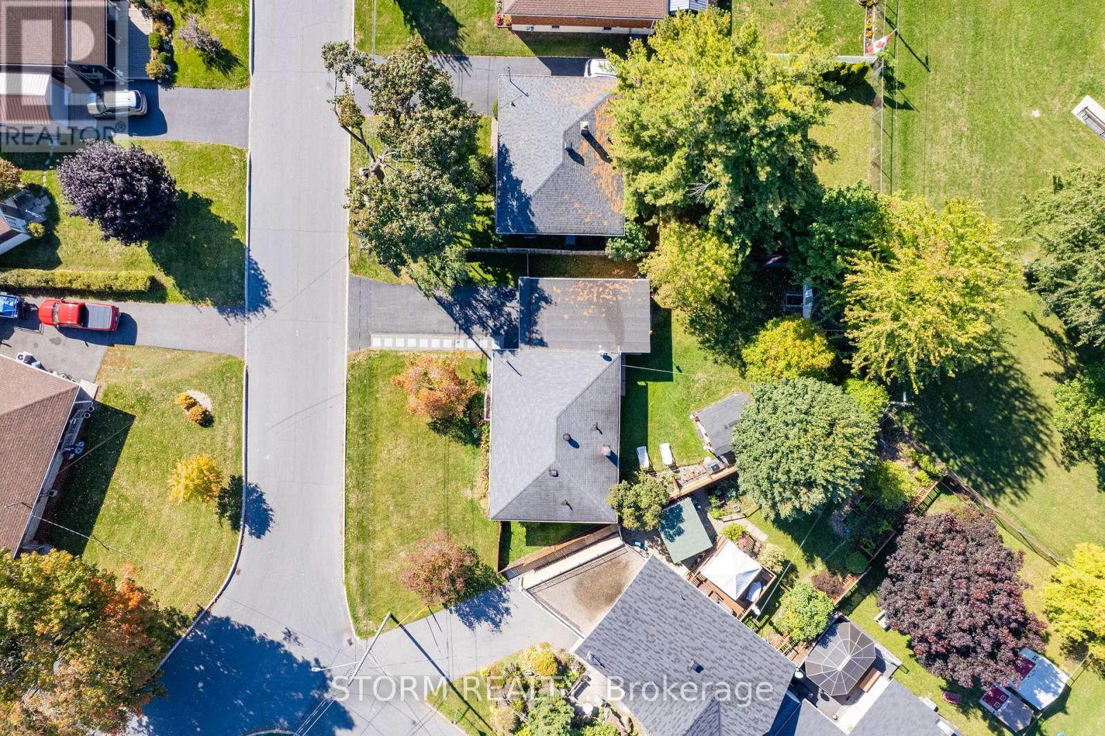 1342 Newark Avenue, Cornwall, Ontario  K6J 4X2 - Photo 4 - X12448107