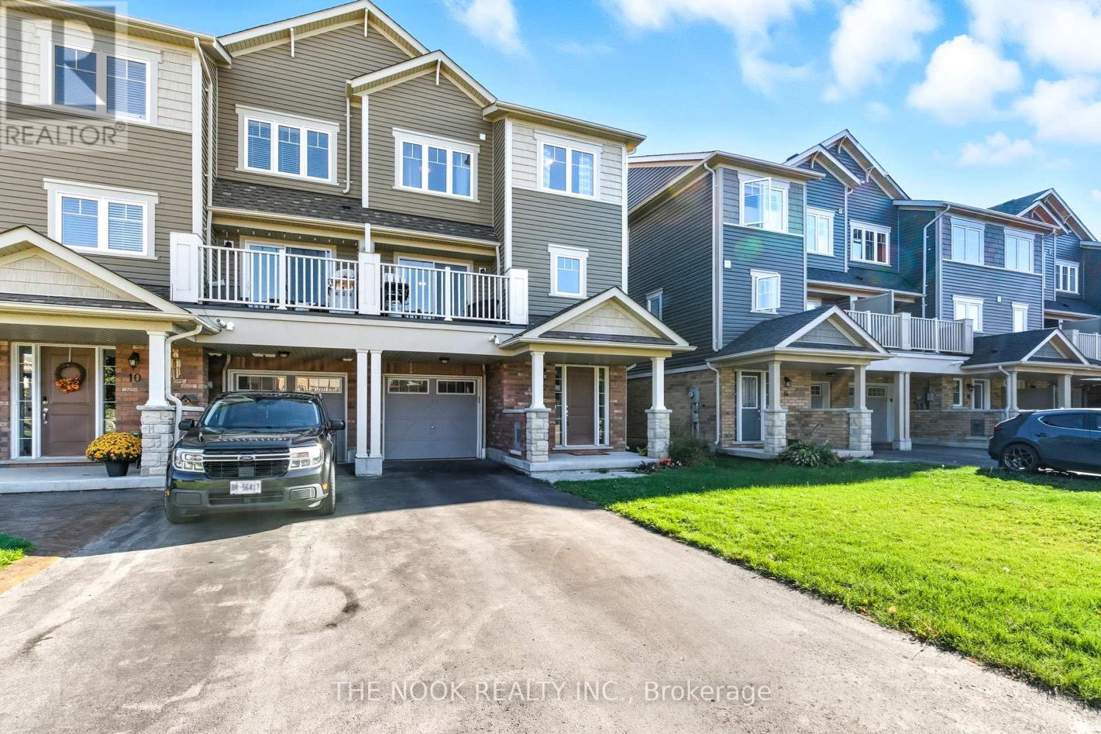 12 Tabaret Crescent, Oshawa, Ontario  L1L 0G5 - Photo 1 - E12437996