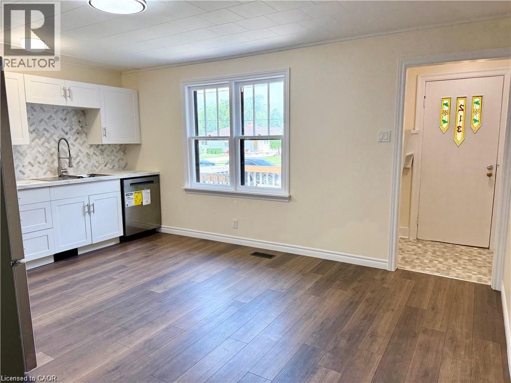 648 Wallace Street, Wallaceburg, Ontario  N8A 1K5 - Photo 6 - 40775415