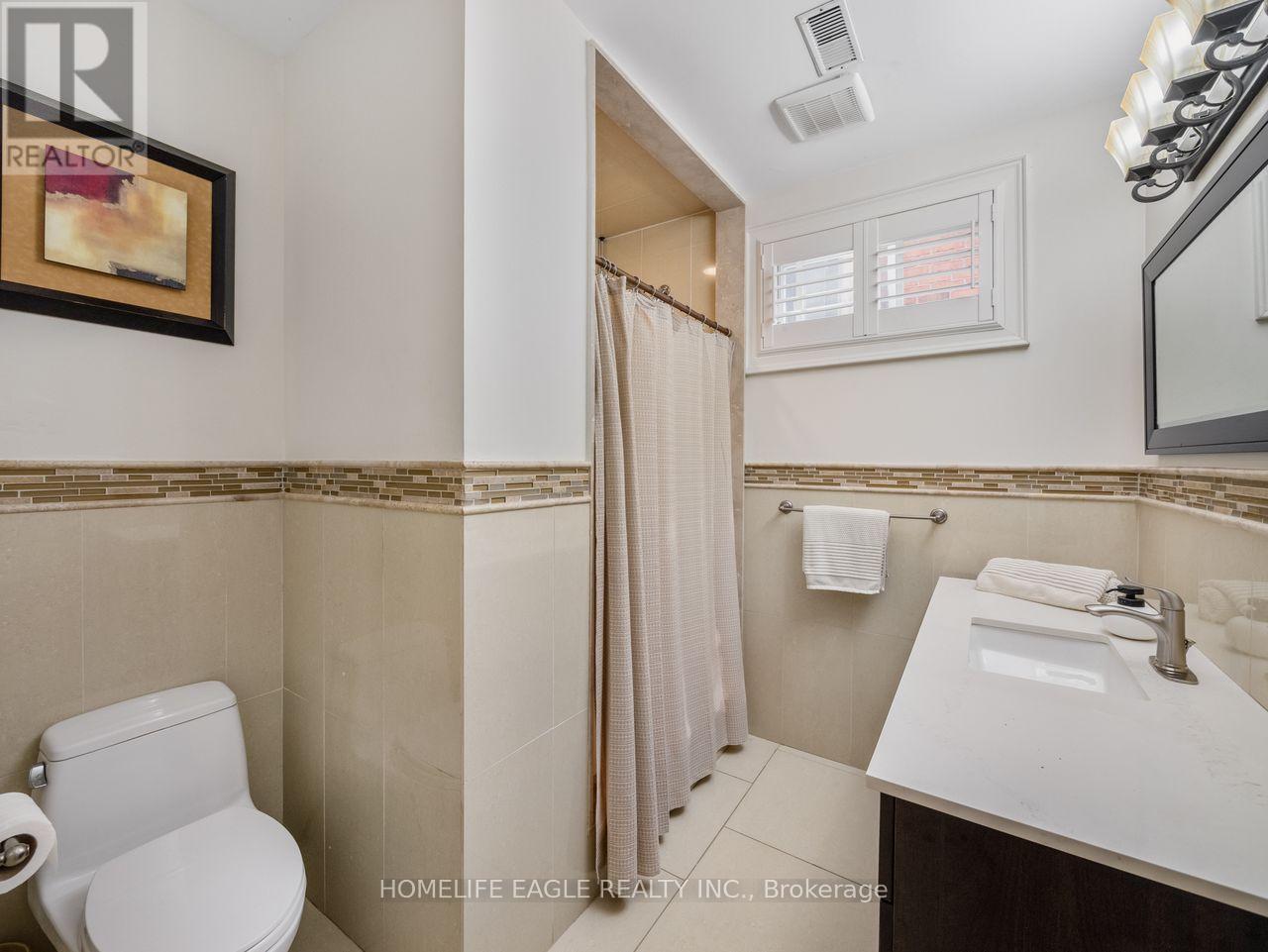 15 Eve Court, Bradford West Gwillimbury, Ontario  L3Z 3H6 - Photo 17 - N12426812