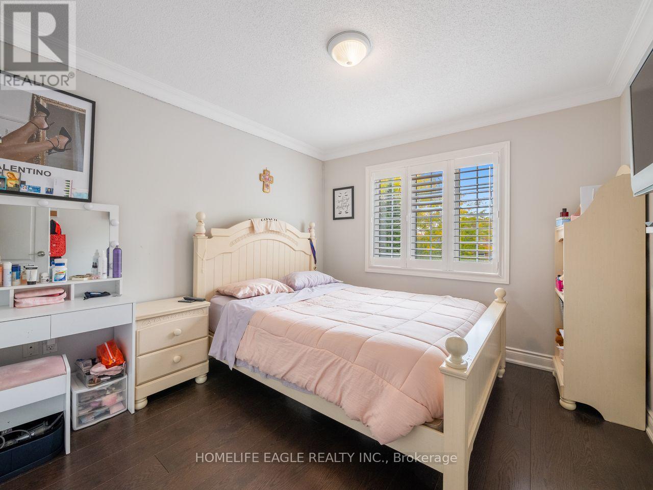 15 Eve Court, Bradford West Gwillimbury, Ontario  L3Z 3H6 - Photo 11 - N12426812