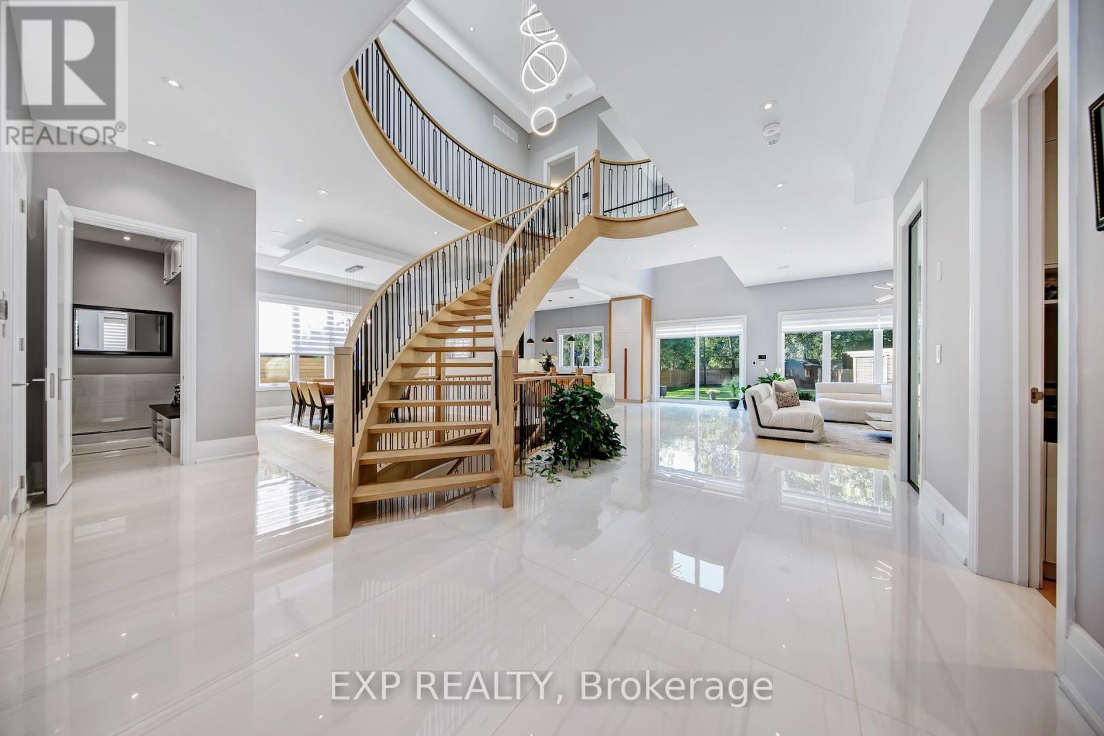 150 Wolfdale Avenue, Oakville, Ontario  L6L 4S1 - Photo 10 - W12439068
