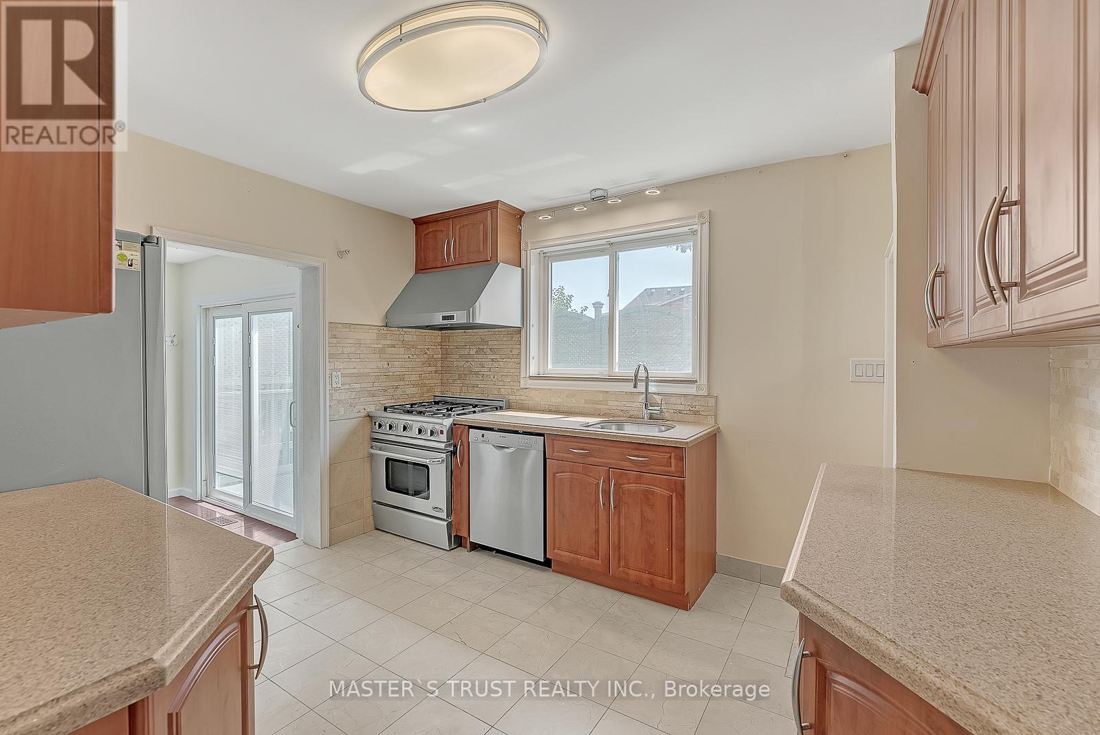 4061 Dufferin Street, Toronto, Ontario  M3H 5R7 - Photo 14 - C12448080