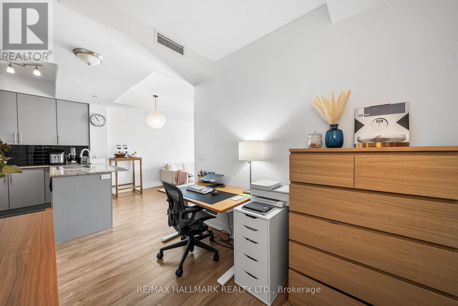 303 - 60 Berwick Avenue, Toronto, Ontario  M5P 0A3 - Photo 16 - C12448089