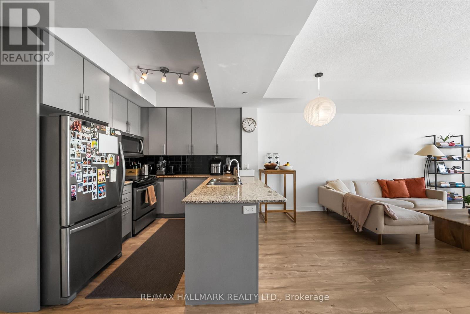 303 - 60 Berwick Avenue, Toronto, Ontario  M5P 0A3 - Photo 3 - C12448089