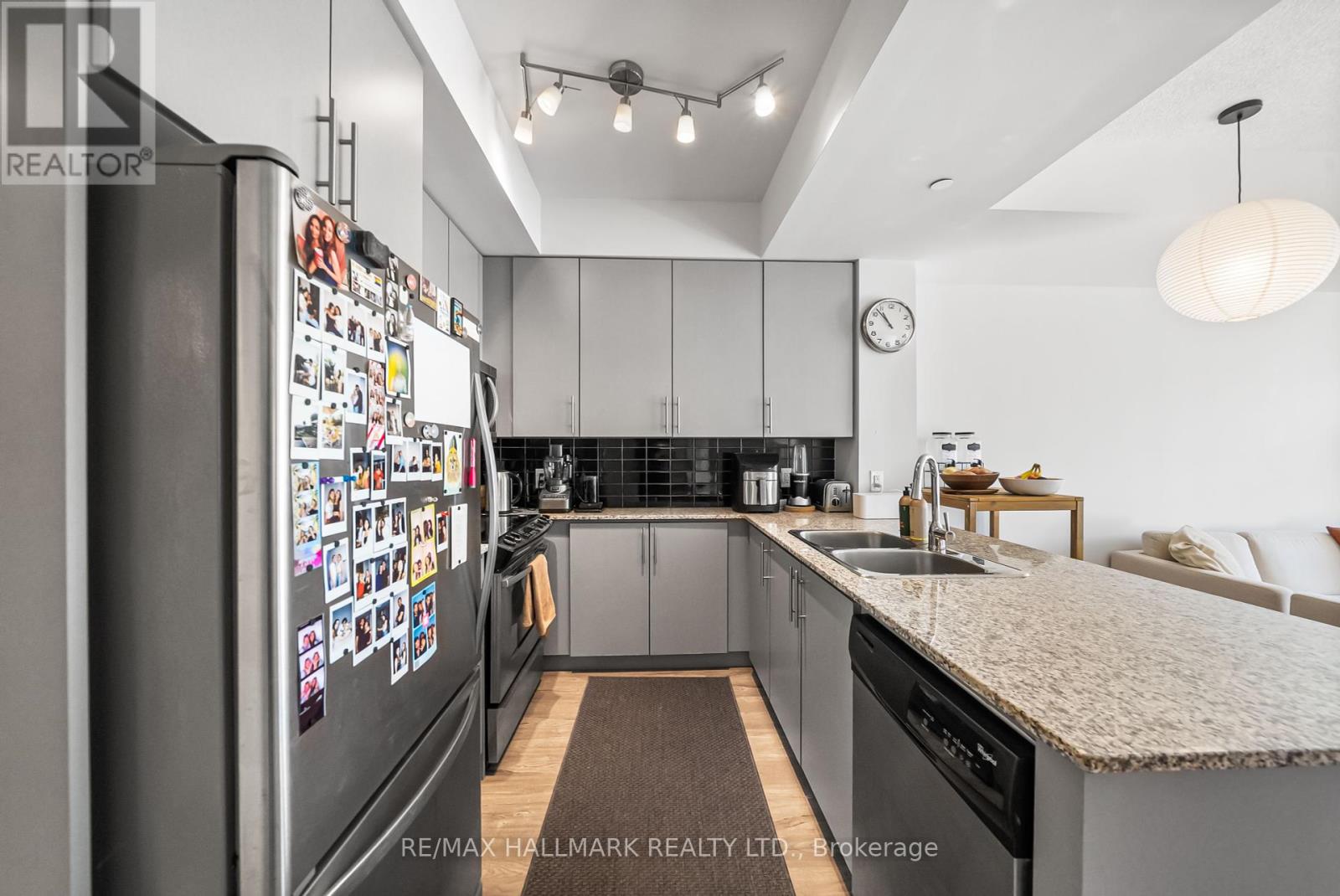 303 - 60 Berwick Avenue, Toronto, Ontario  M5P 0A3 - Photo 4 - C12448089