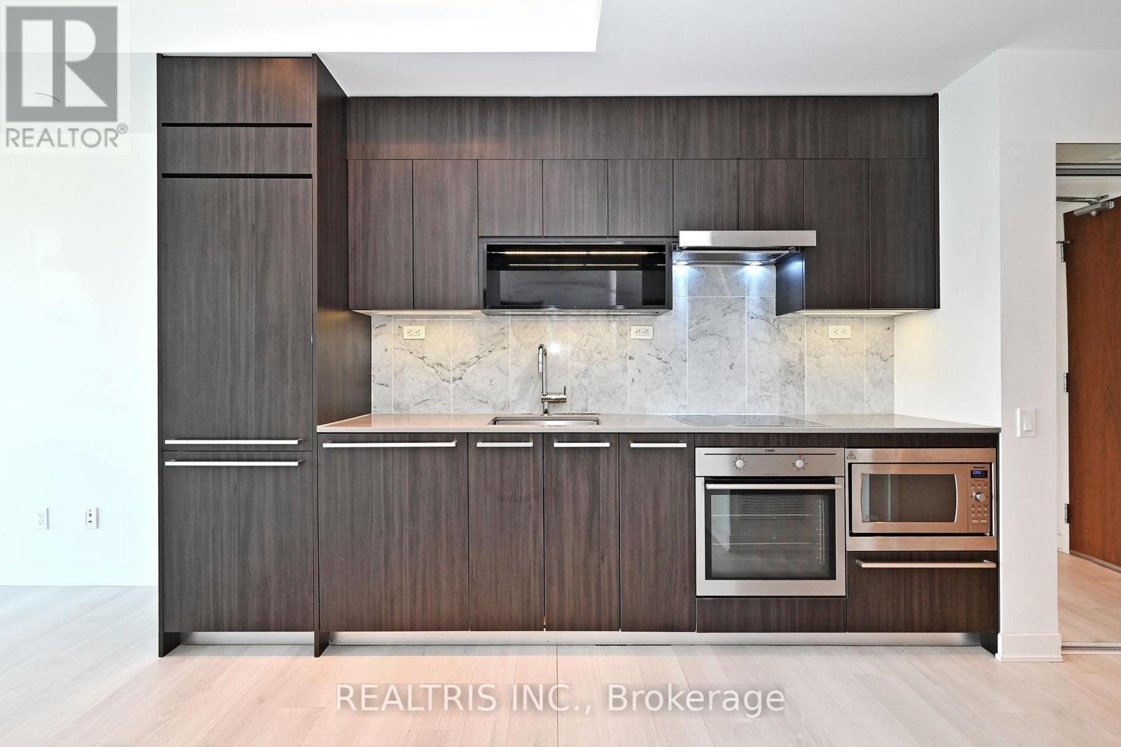 611 - 90 Queens Wharf Road, Toronto, Ontario  M5V 0J4 - Photo 14 - C12448090