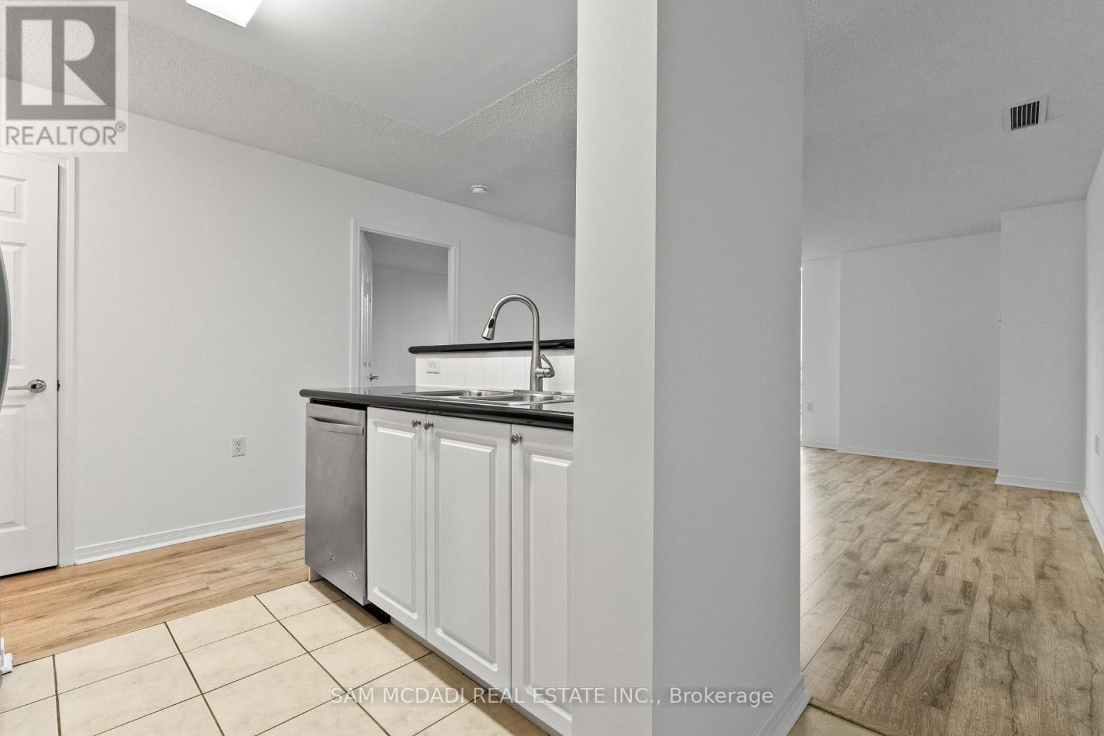 206 - 20 Olive Avenue, Toronto, Ontario  M2N 7G5 - Photo 11 - C12448099