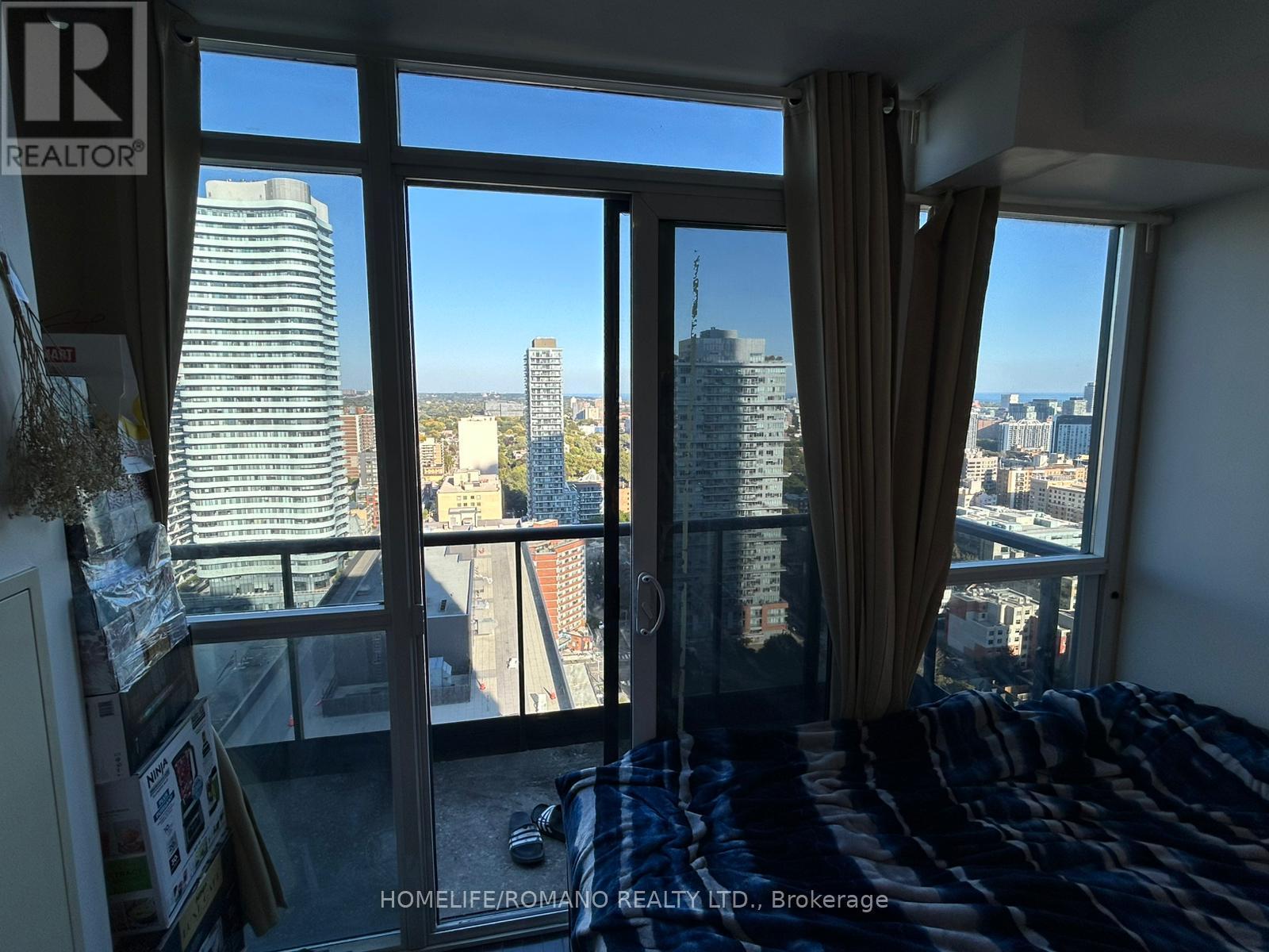 3001 - 25 Carlton Street, Toronto, Ontario  M5B 1L4 - Photo 4 - C12448109