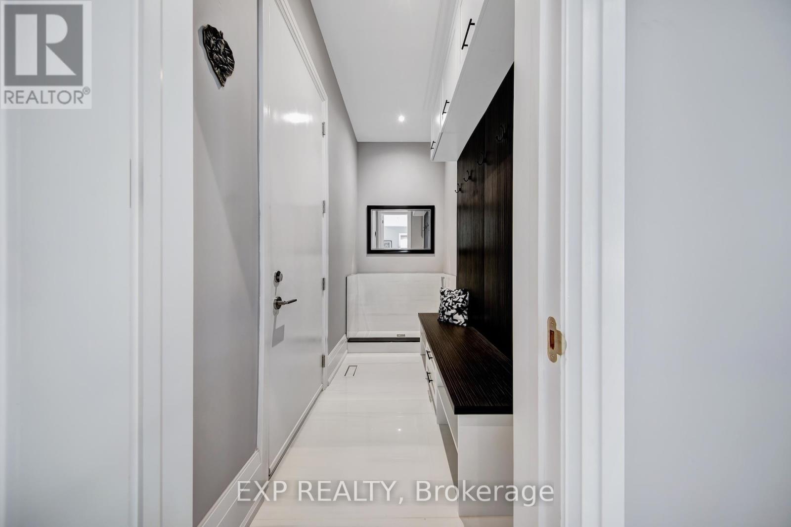 150 Wolfdale Avenue, Oakville, Ontario  L6L 4S1 - Photo 11 - W12439068