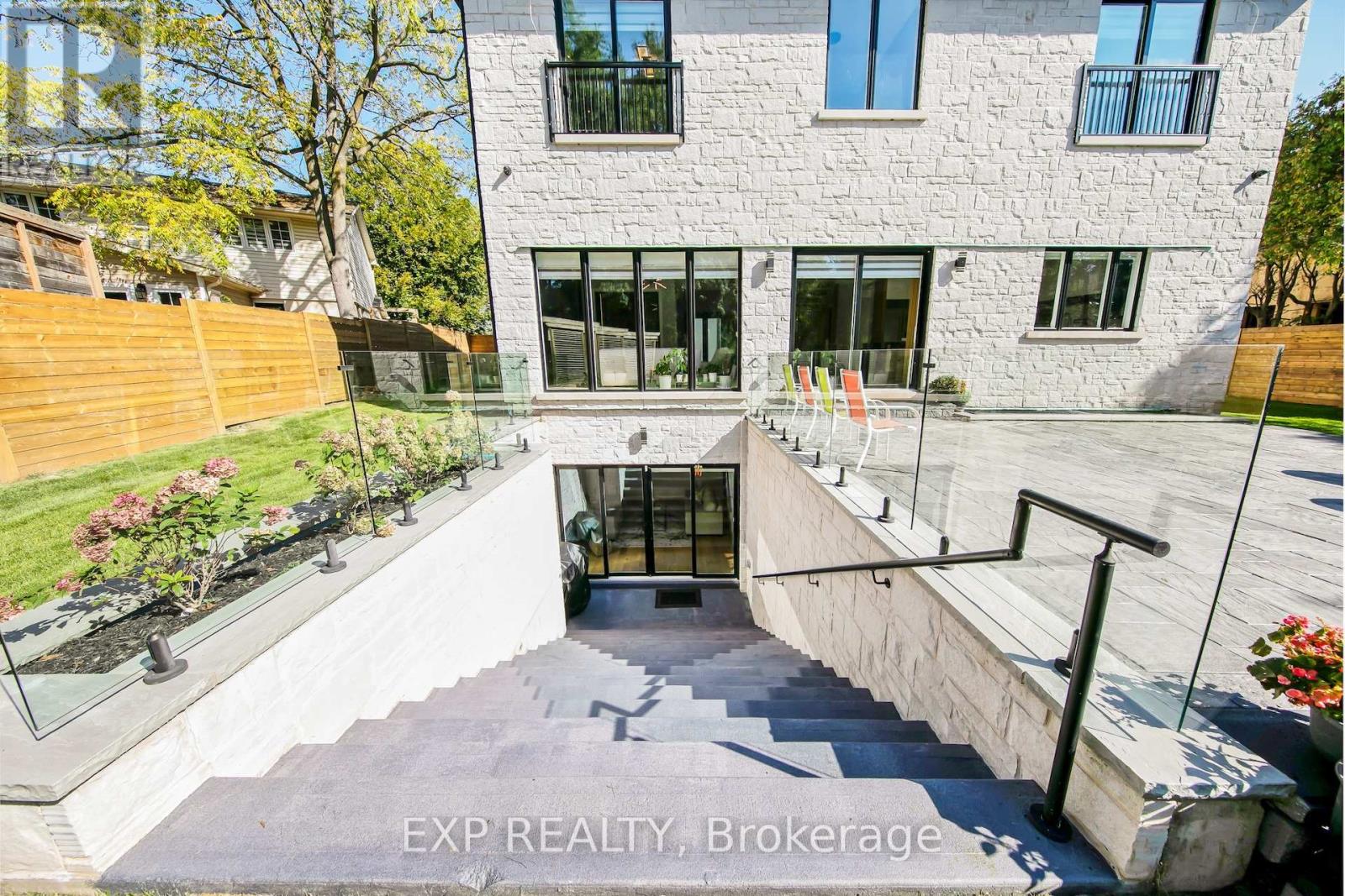 150 Wolfdale Avenue, Oakville, Ontario  L6L 4S1 - Photo 45 - W12439068