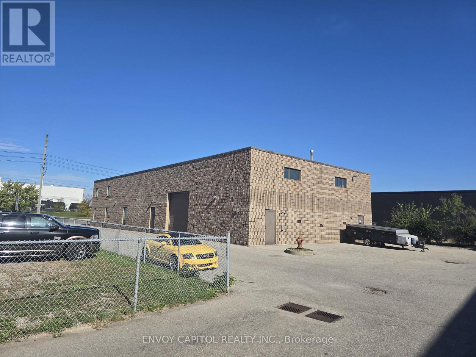 2040 Speers Road, Oakville, Ontario  L6L 2X8 - Photo 4 - W12442380